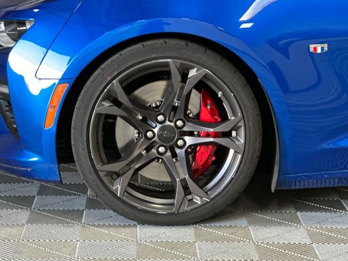 Used 2018 Chevrolet Camaro SS image 43