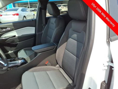 New 2026 Chevrolet Trax LT w/ Driver Confidence Package FWD image 16