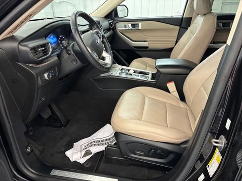 Used 2022 Ford Explorer Limited w/ Equipment Group 301A image 41