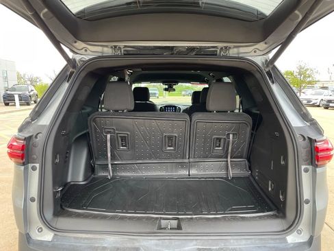 Used 2023 Chevrolet Traverse LT w/ LPO, Floor Liner Package AWD/4WD image 14