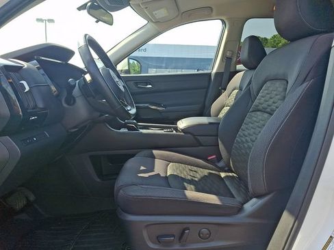 Used 2022 Nissan Pathfinder SV AWD/4WD image 15