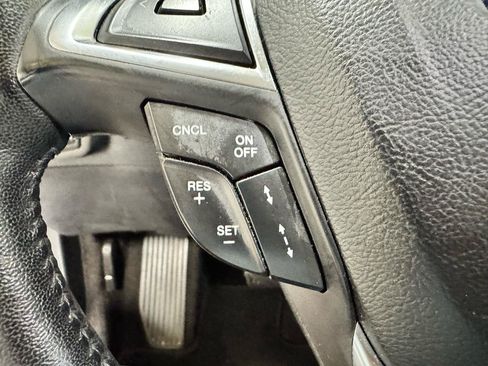 Used 2019 Ford Fusion SEL FWD image 19
