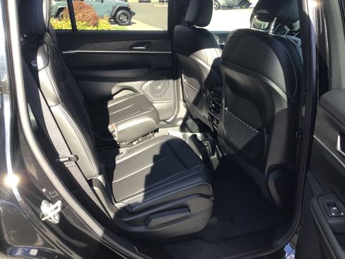 New 2025 Jeep Grand Cherokee L Limited image 8