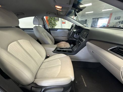 Used 2016 Hyundai Sonata SE FWD image 16