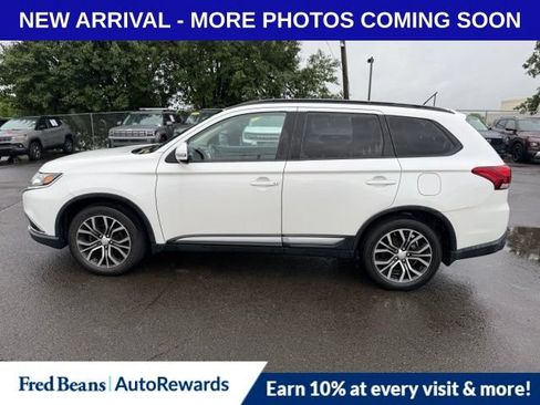 Used 2016 Mitsubishi Outlander SEL AWD/4WD image 4
