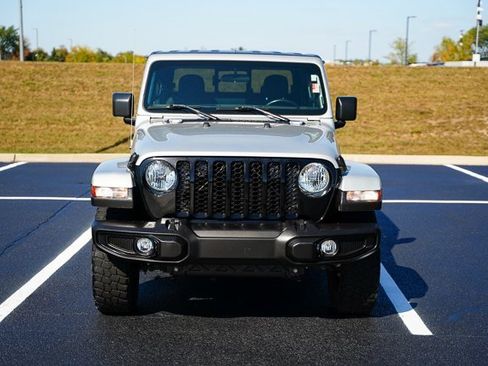 Used 2022 Jeep Gladiator Willys image 3
