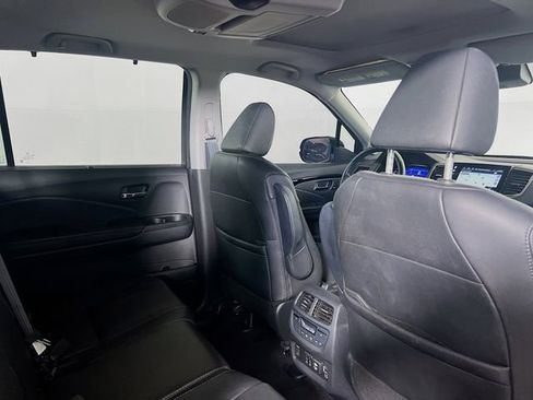 Used 2019 Honda Pilot Touring image 9