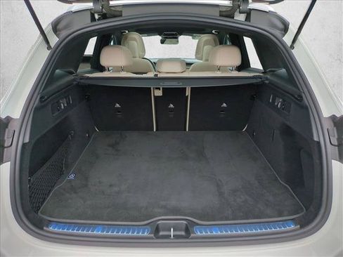 Used 2026 Mercedes-Benz GLC 300 image 6