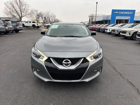Used 2017 Nissan Maxima Platinum image 2