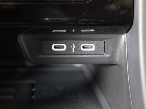 Used 2025 Volkswagen Jetta SE image 28