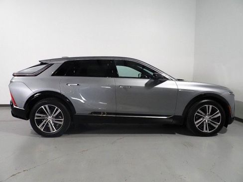 Used 2024 Cadillac Lyriq Luxury image 5