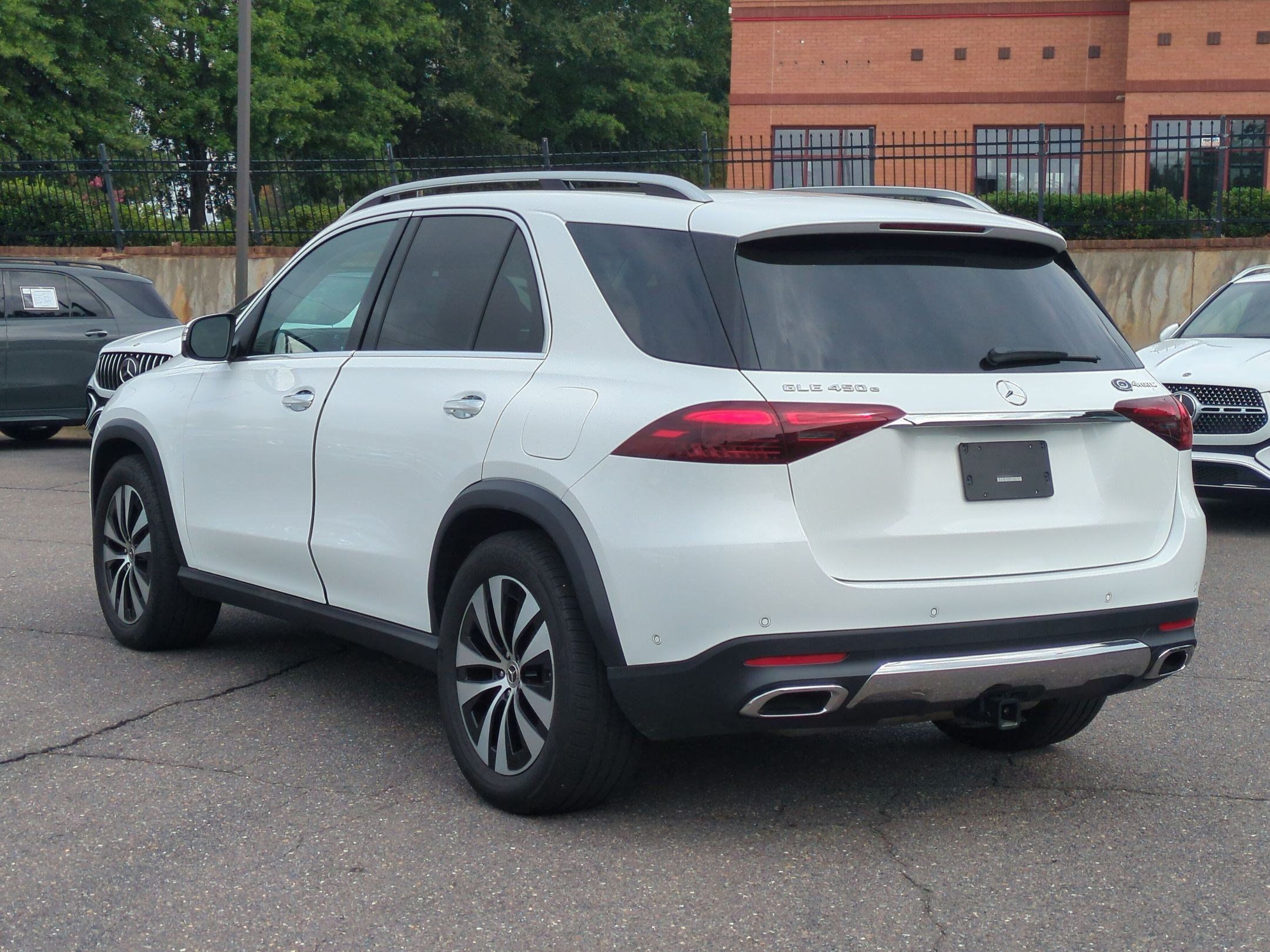 Used 2026 Mercedes-Benz GLE 450e 4MATIC image 5
