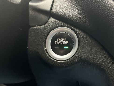 Used 2020 Chevrolet Equinox LT image 19