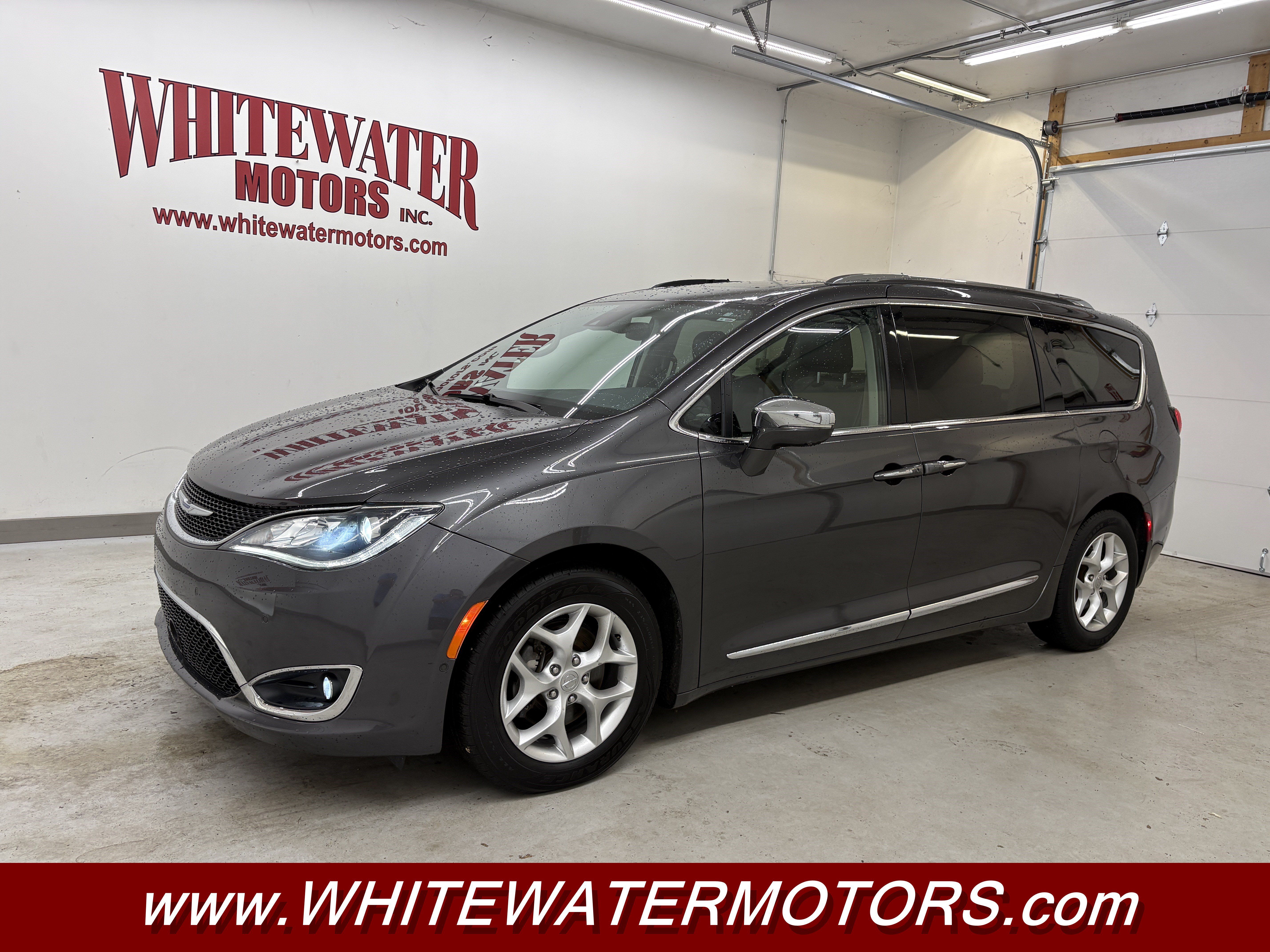 Used 2020 Chrysler Pacifica Limited w/ Advanced Safetytec Group FWD image 1