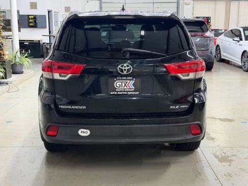 Used 2017 Toyota Highlander XLE AWD/4WD image 3