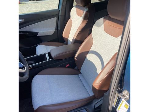 Used 2023 Volkswagen ID.4 Pro AWD/4WD image 5