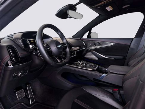 Used 2025 Aston Martin DBX 707 image 23