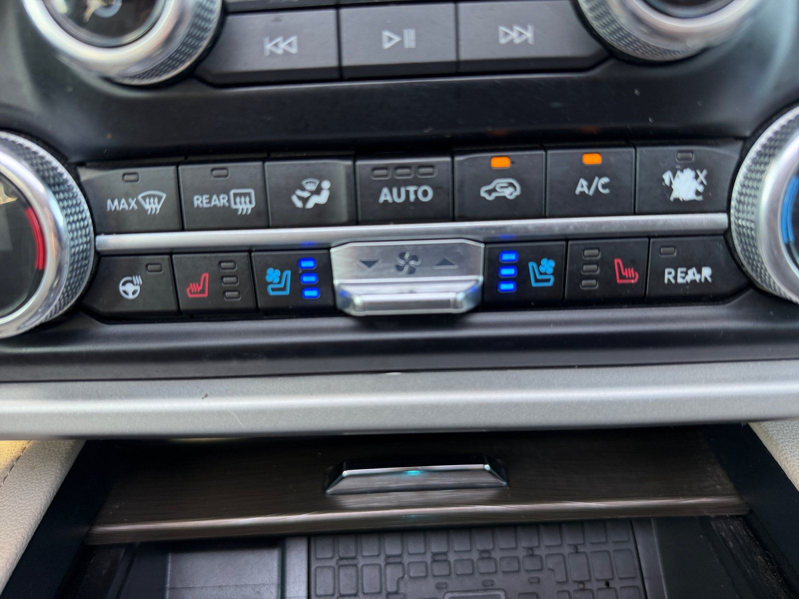 Used 2023 Ford Expedition Max Limited RWD image 22
