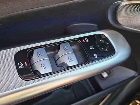 Used 2023 Mercedes-Benz GLC 300 GLC 300 image 34