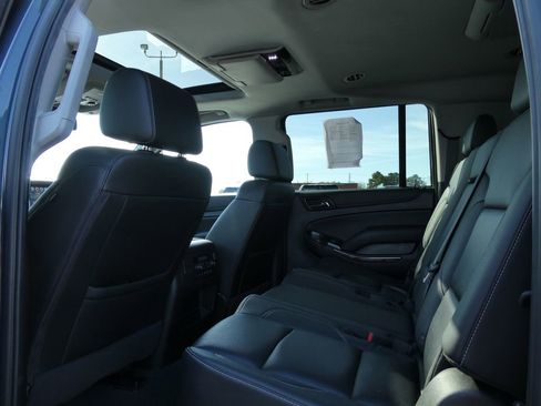 Used 2020 Chevrolet Suburban LT image 22