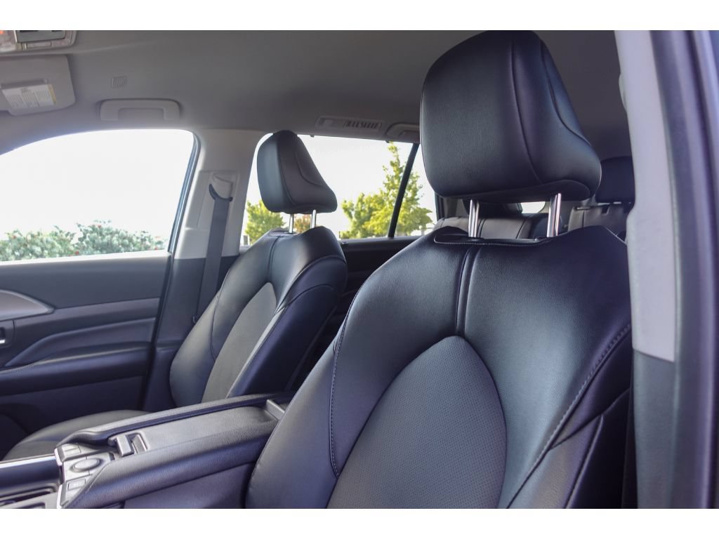 Certified 2025 Toyota Grand Highlander AWD image 10