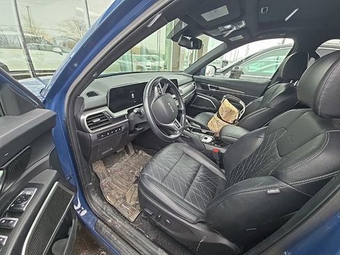 Used 2023 Kia Telluride EX X-Line image 11