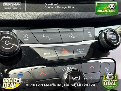 Used 2023 Chrysler Pacifica Touring-L FWD image 26