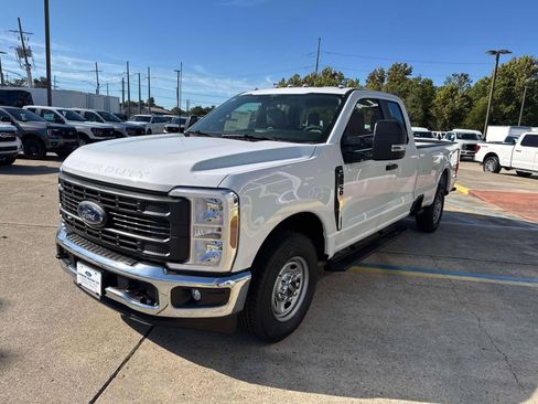 New 2026 Ford F250 XL w/ XL Chrome Package image 4