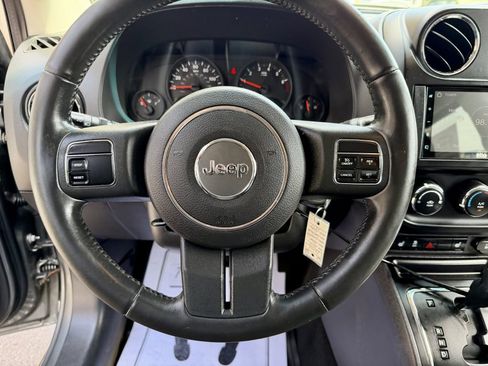 Used 2011 Jeep Compass Sport FWD image 12