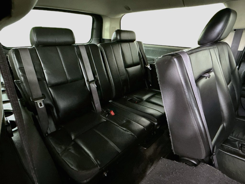 Used 2011 Chevrolet Suburban LT AWD/4WD image 26