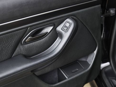Used 2003 BMW M5 RWD image 96