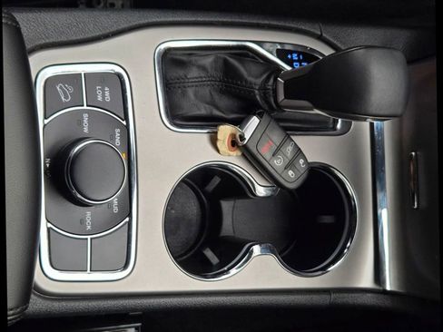 Used 2019 Jeep Grand Cherokee Limited image 27