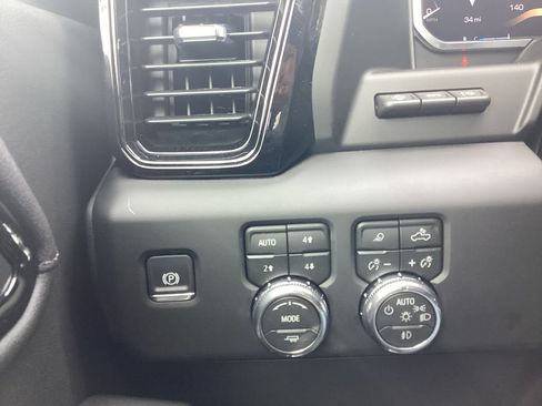 New 2026 GMC Sierra 2500 AT4 w/ AT4 Premium Plus Package AWD/4WD image 36