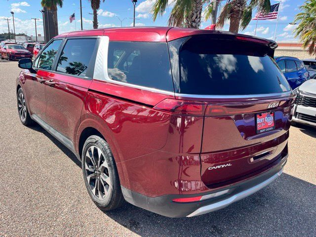 Used 2024 Kia Carnival EX FWD image 4