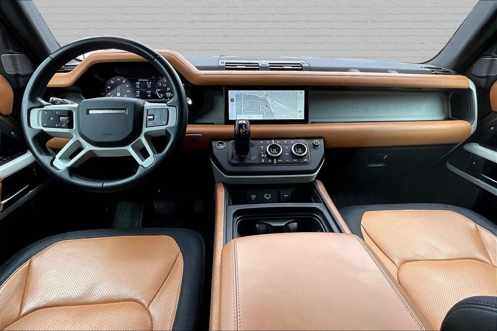 Used 2023 Land Rover Defender 110 X-Dynamic SE AWD/4WD image 7