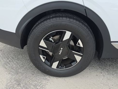 Certified 2026 Kia Sportage LX w/ LX Convenience Package FWD image 5