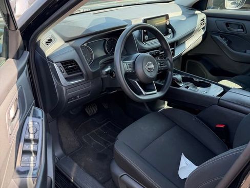 Used 2024 Nissan Rogue S FWD image 6