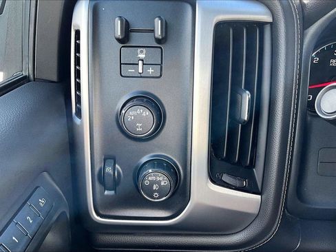 Used 2018 GMC Sierra 1500 SLT w/ SLT Premium Package AWD/4WD image 37