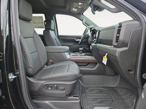 New 2026 GMC Sierra 1500 SLT image 33