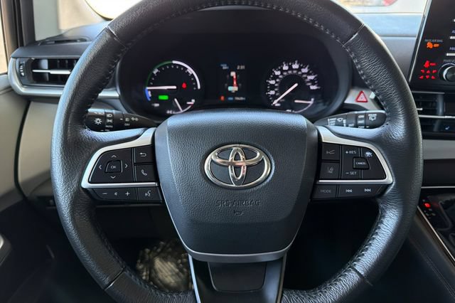 Used 2024 Toyota Sienna XLE FWD image 28