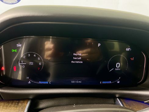 Used 2023 Jeep Grand Wagoneer Base image 22