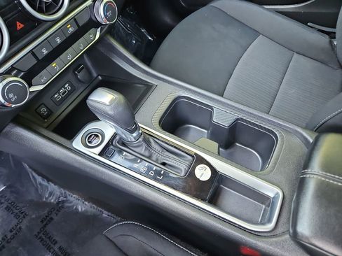 Used 2024 Nissan Sentra SV FWD image 18