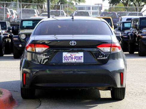 Used 2023 Toyota Corolla LE FWD image 6