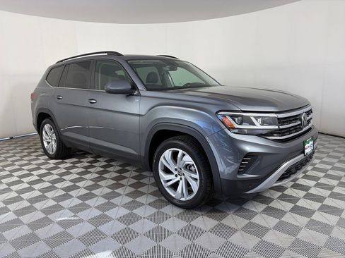 Used 2022 Volkswagen Atlas SE image 1