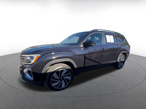 Used 2025 Volkswagen Atlas SE image 8