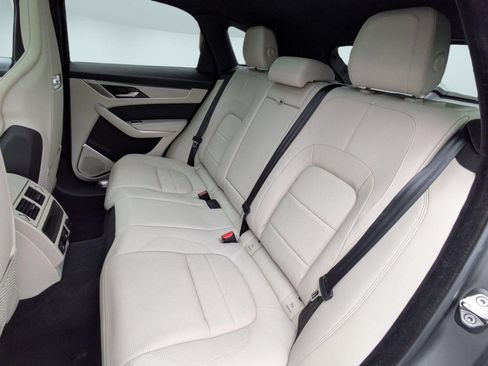 Used 2026 Jaguar F-PACE R-Dynamic S AWD/4WD image 25