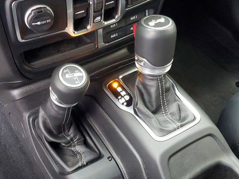Used 2024 Jeep Wrangler High Altitude AWD/4WD image 21