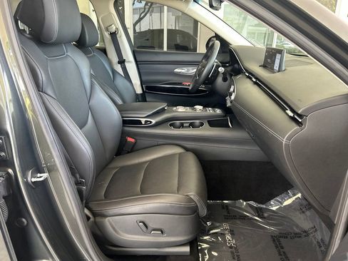 Used 2025 Genesis GV70 2.5T AWD/4WD image 22