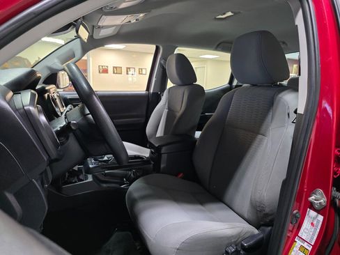 Used 2018 Toyota Tacoma SR w/ SR Convenience Package AWD/4WD image 15