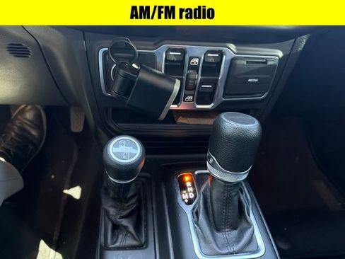 Used 2023 Jeep Gladiator Sport AWD/4WD image 10